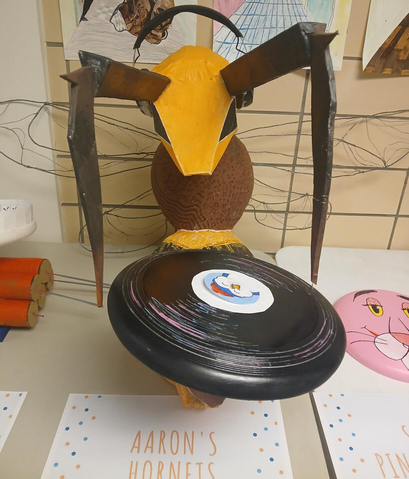 DJ Hornet (4/5) - Paper Mache